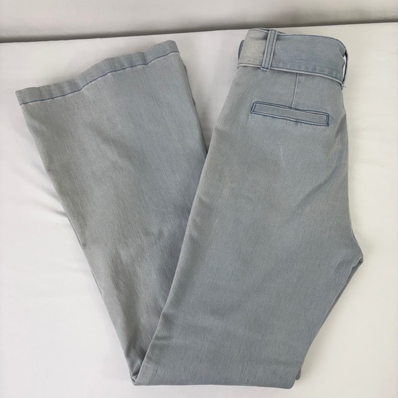 A Calin By Flying Tomato Light Wash Denim Belted Flare Jeans Size S (26x30.5) - Picture 3 of 12